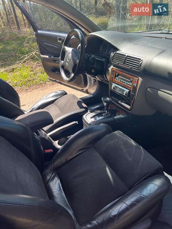 Седан Volkswagen Passat 2001 в Киеве