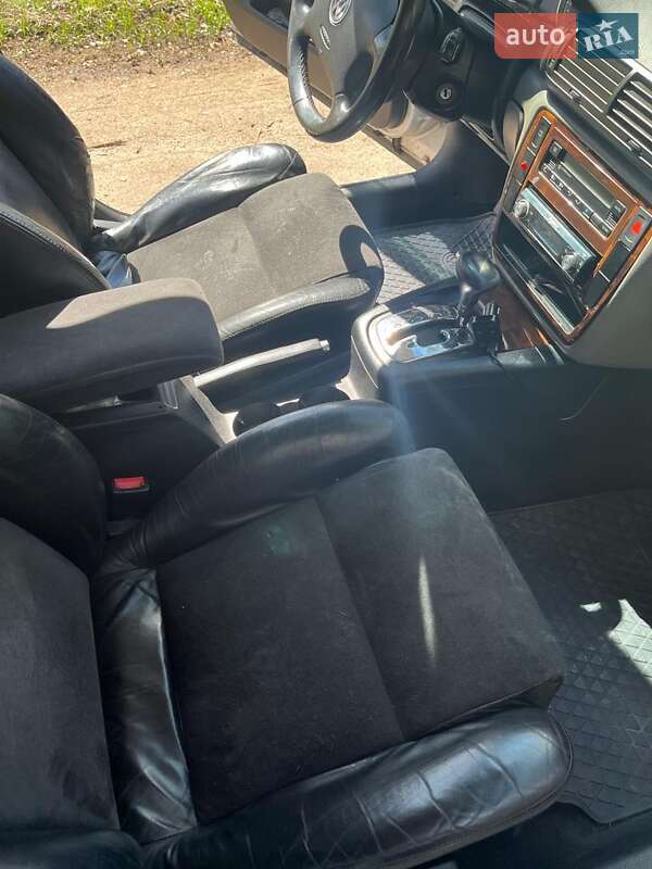 Седан Volkswagen Passat 2001 в Киеве