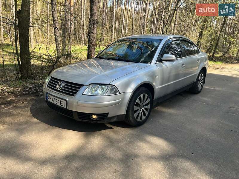 Седан Volkswagen Passat 2001 в Киеве