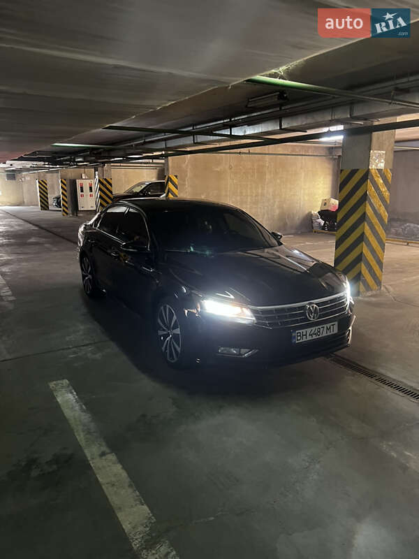 Седан Volkswagen Passat 2018 в Одессе