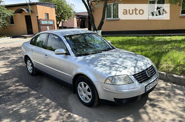 Седан Volkswagen Passat 2003 в Черкасах