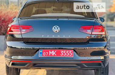 Седан Volkswagen Passat 2019 в Мукачевому