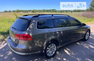 Универсал Volkswagen Passat 2011 в Ромнах