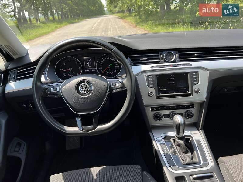 Універсал Volkswagen Passat 2017 в Кельменцях