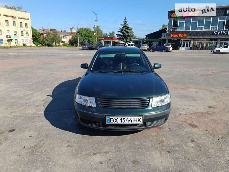 Седан Volkswagen Passat 1998 в Романове