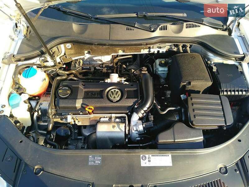 Универсал Volkswagen Passat 2009 в Харькове