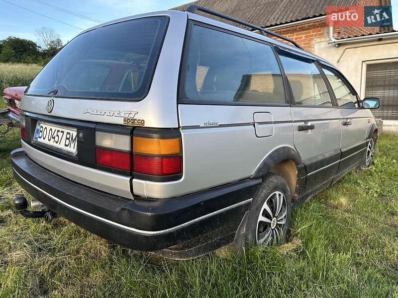 Універсал Volkswagen Passat 1989 в Підгайцях