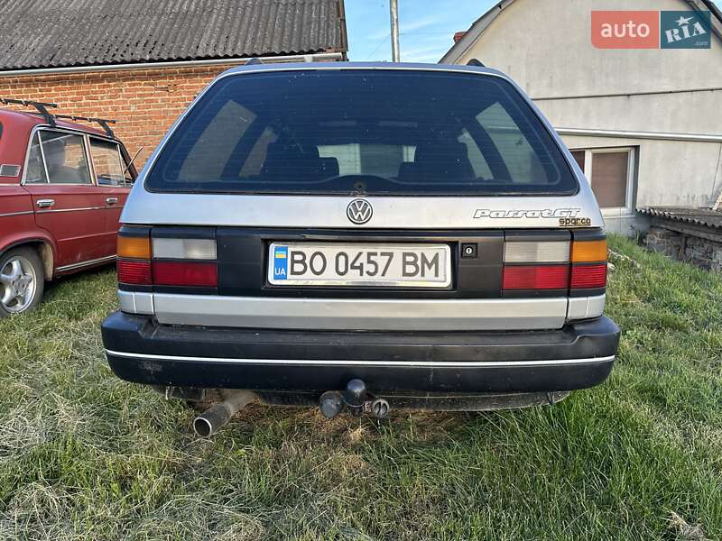 Універсал Volkswagen Passat 1989 в Підгайцях
