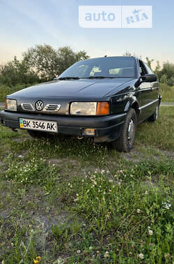 Седан Volkswagen Passat 1988 в Заречном