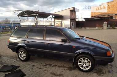 Универсал Volkswagen Passat 1990 в 