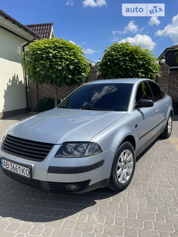 Седан Volkswagen Passat 2001 в Тульчині