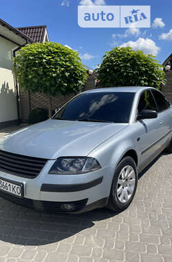 Седан Volkswagen Passat 2001 в Тульчині