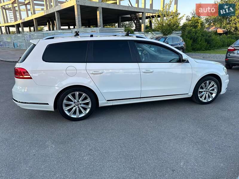 Універсал Volkswagen Passat 2013 в Дніпрі