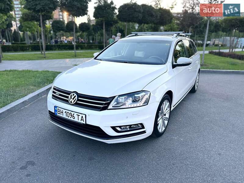 Універсал Volkswagen Passat 2013 в Дніпрі