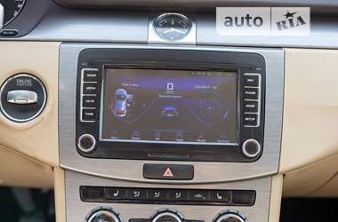 Универсал Volkswagen Passat 2012 в Ивано-Франковске