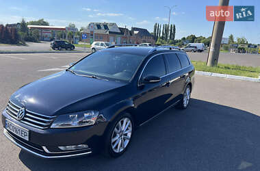 Універсал Volkswagen Passat 2013 в Луцьку