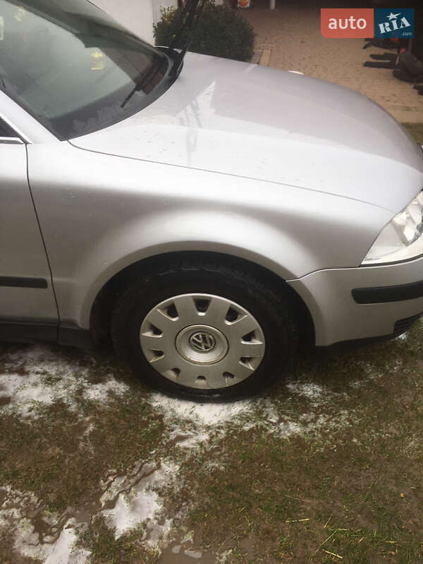 Седан Volkswagen Passat 2004 в Косові