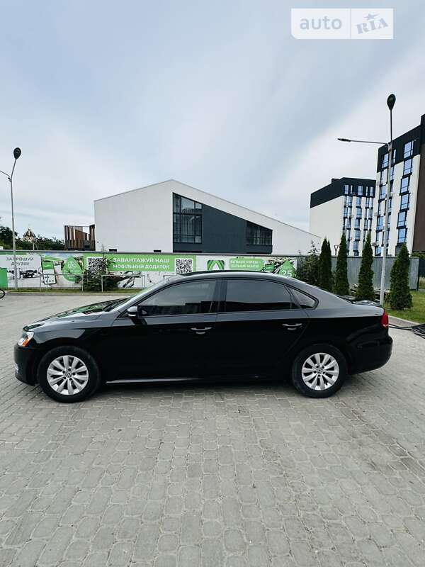 Седан Volkswagen Passat 2013 в Ивано-Франковске