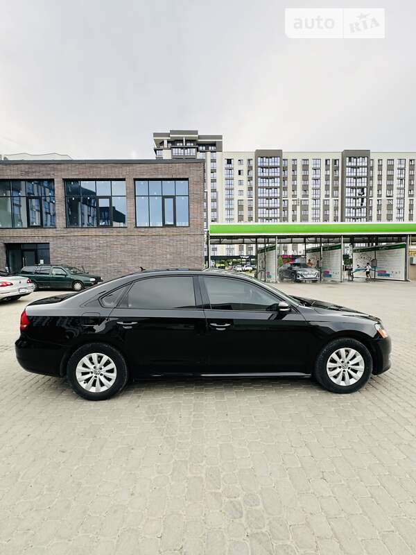 Седан Volkswagen Passat 2013 в Ивано-Франковске