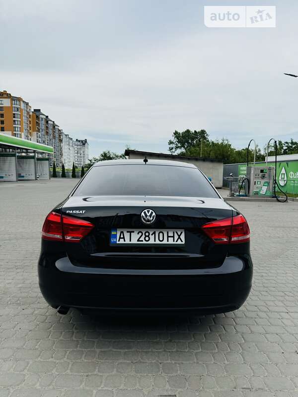 Седан Volkswagen Passat 2013 в Ивано-Франковске