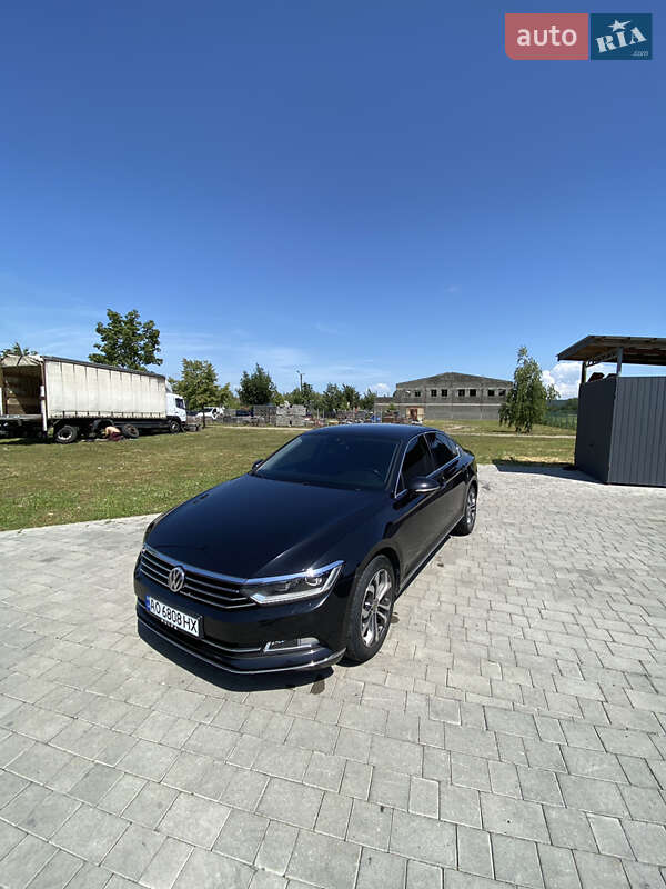 Седан Volkswagen Passat 2015 в Виноградові