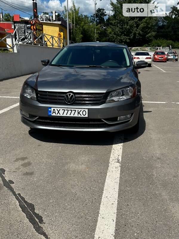 Седан Volkswagen Passat 2013 в Харькове