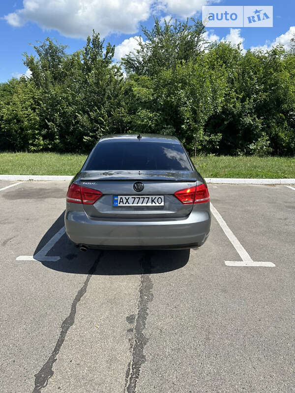 Седан Volkswagen Passat 2013 в Харкові