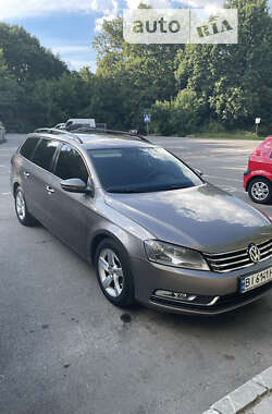 Універсал Volkswagen Passat 2011 в Полтаві