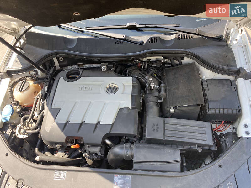 Универсал Volkswagen Passat 2010 в Житомире