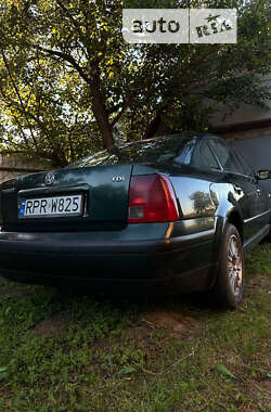 Седан Volkswagen Passat 1996 в Чернігові