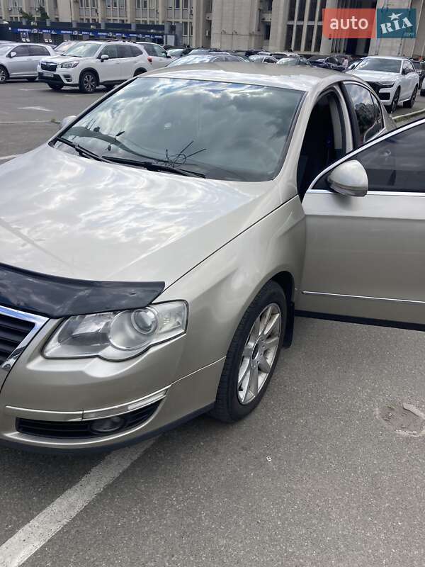 Седан Volkswagen Passat 2008 в Києві