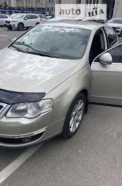 Седан Volkswagen Passat 2008 в Києві