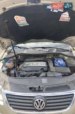 Седан Volkswagen Passat 2008 в Киеве