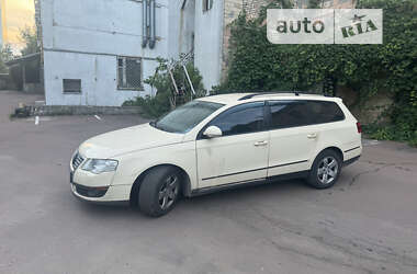 Універсал Volkswagen Passat 2010 в Києві