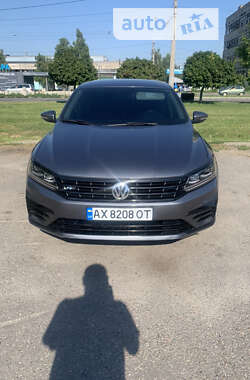 Седан Volkswagen Passat 2016 в Харькове