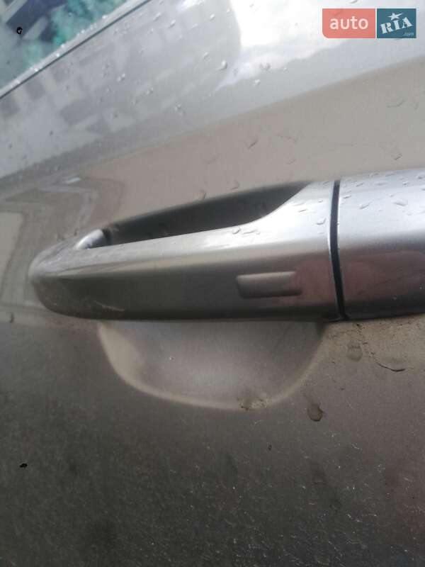 Універсал Volkswagen Passat 2011 в Житомирі