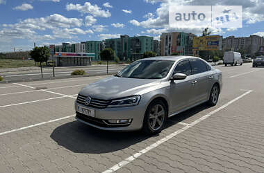 Седан Volkswagen Passat 2012 в Киеве