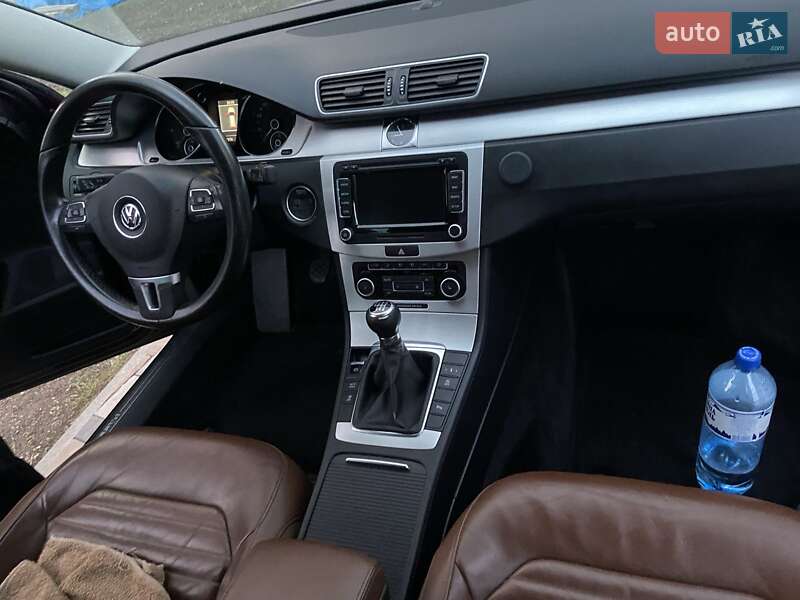 Volkswagen Passat 2011