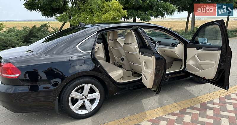 Седан Volkswagen Passat 2014 в Татарбунарах