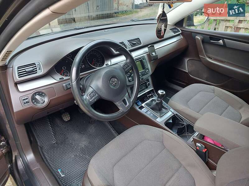 Универсал Volkswagen Passat 2011 в Подольске