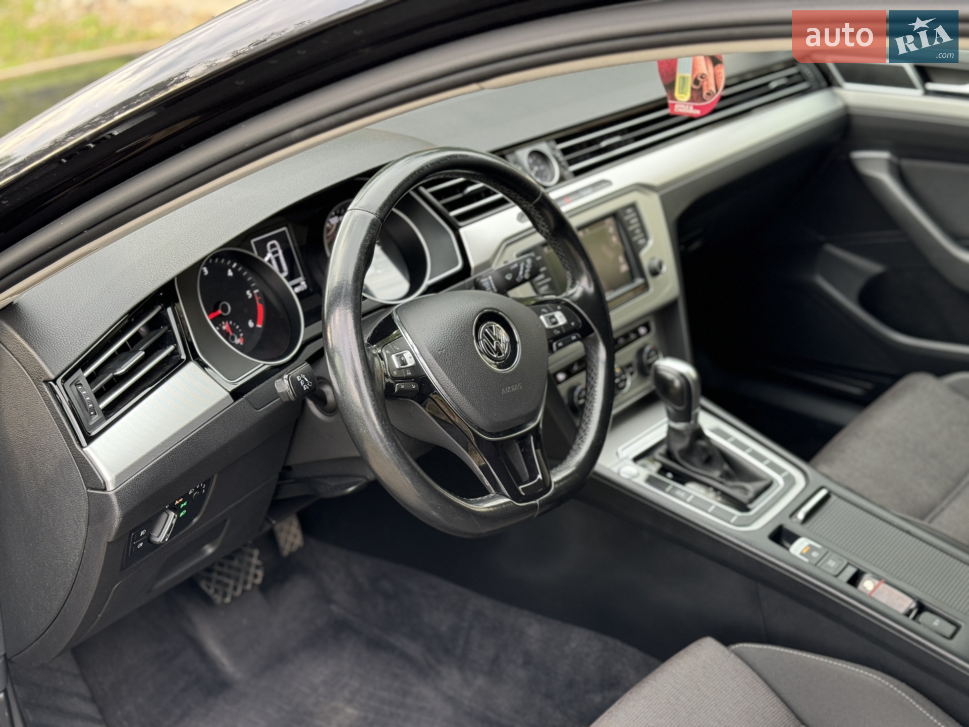2015 Volkswagen Passat - мініатюра 20