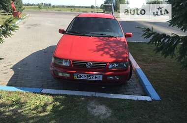 Седан Volkswagen Passat 1994 в Львові