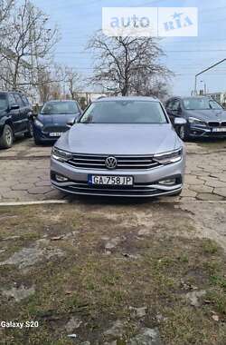 Універсал Volkswagen Passat 2019 в Києві