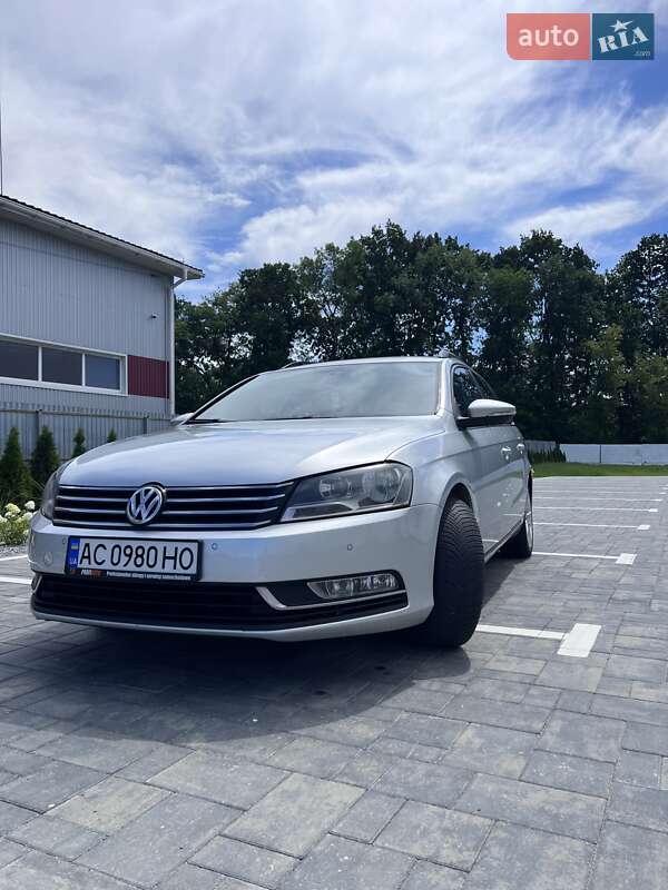 Универсал Volkswagen Passat 2012 в Луцке