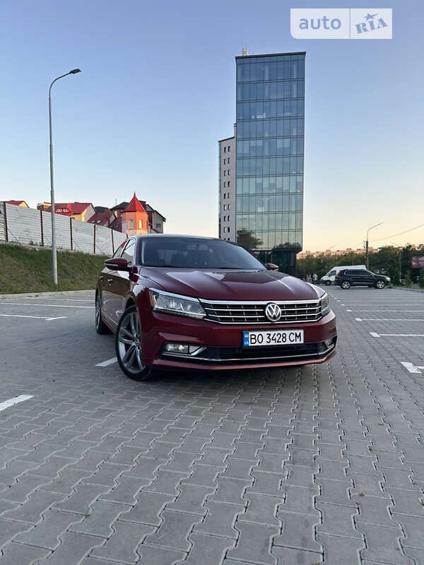 Седан Volkswagen Passat 2016 в Тернополі