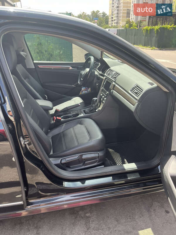 Седан Volkswagen Passat 2016 в Києві