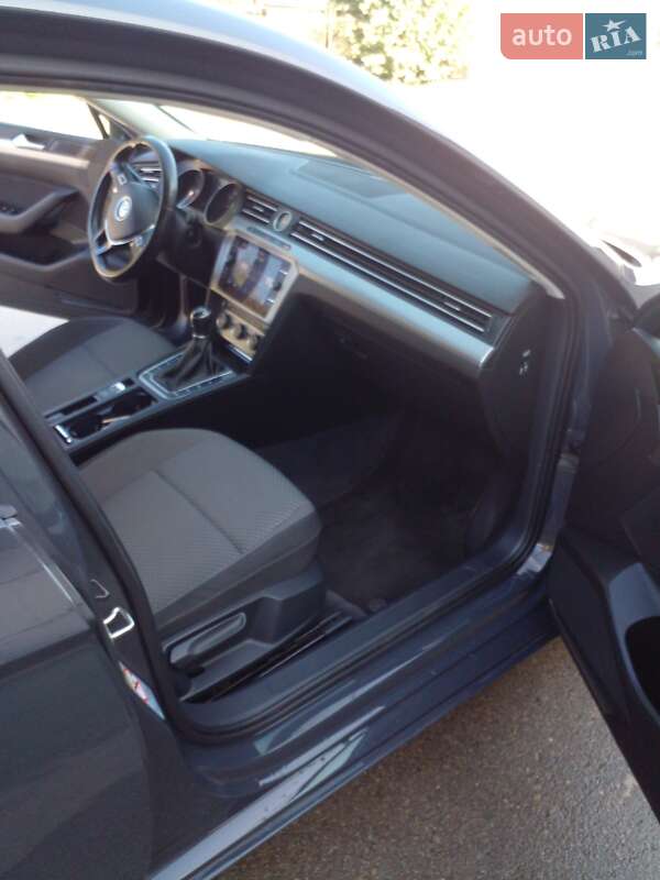 Универсал Volkswagen Passat 2018 в Ивано-Франковске