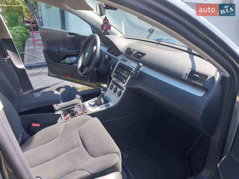 Универсал Volkswagen Passat 2009 в Киеве