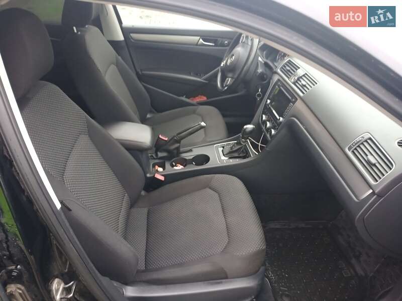 Седан Volkswagen Passat 2013 в Львові
