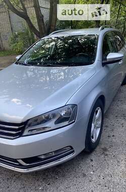 Універсал Volkswagen Passat 2011 в Львові